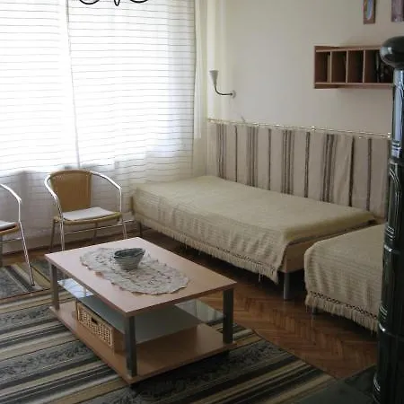 Liliom Apartment *